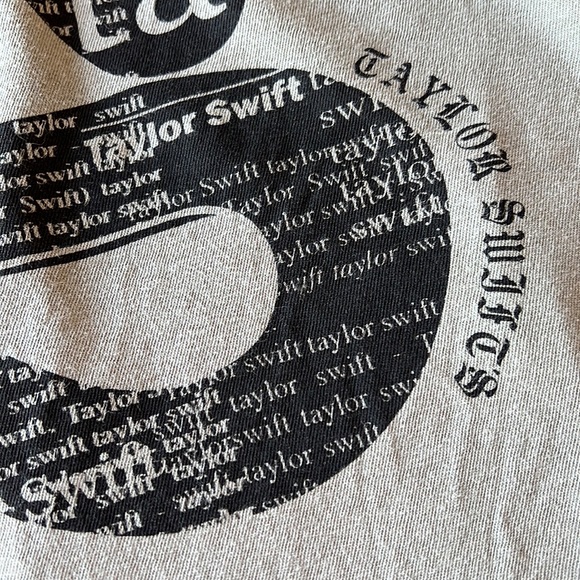 Taylor Swift Reputation Oversized Tour Shirt-Small - Picture 14 of 16